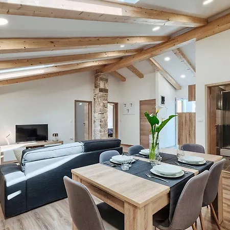 Apartment Pasqua Luxury